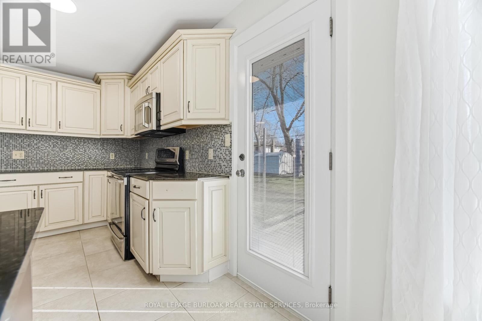 514 Buffalo Road, Fort Erie (Crescent Park), Ontario  L2A 5G8 - Photo 45 - X12919064