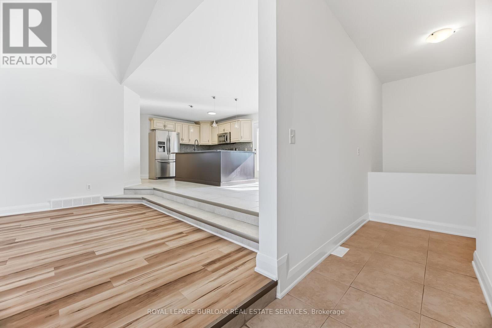 514 Buffalo Road, Fort Erie (Crescent Park), Ontario  L2A 5G8 - Photo 8 - X12919064