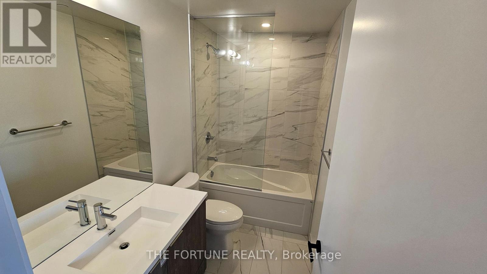 5710 - 8 Interchange Way, Vaughan, Ontario  L4K 0R2 - Photo 18 - N12796516