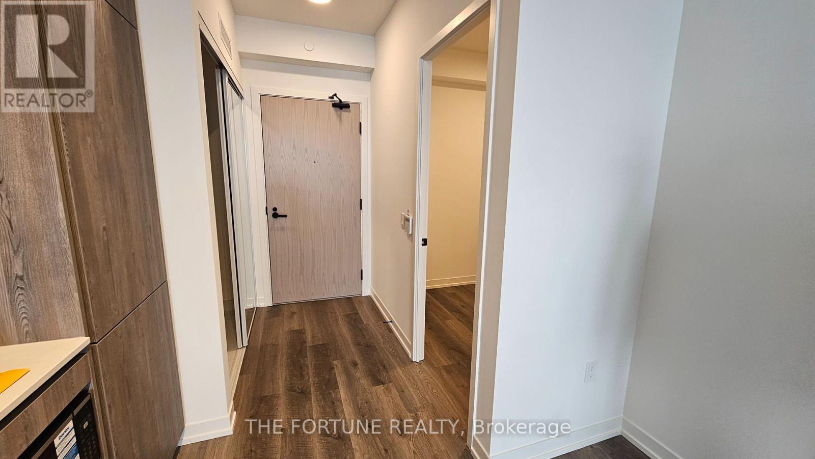 5710 - 8 Interchange Way, Vaughan, Ontario  L4K 0R2 - Photo 7 - N12796516