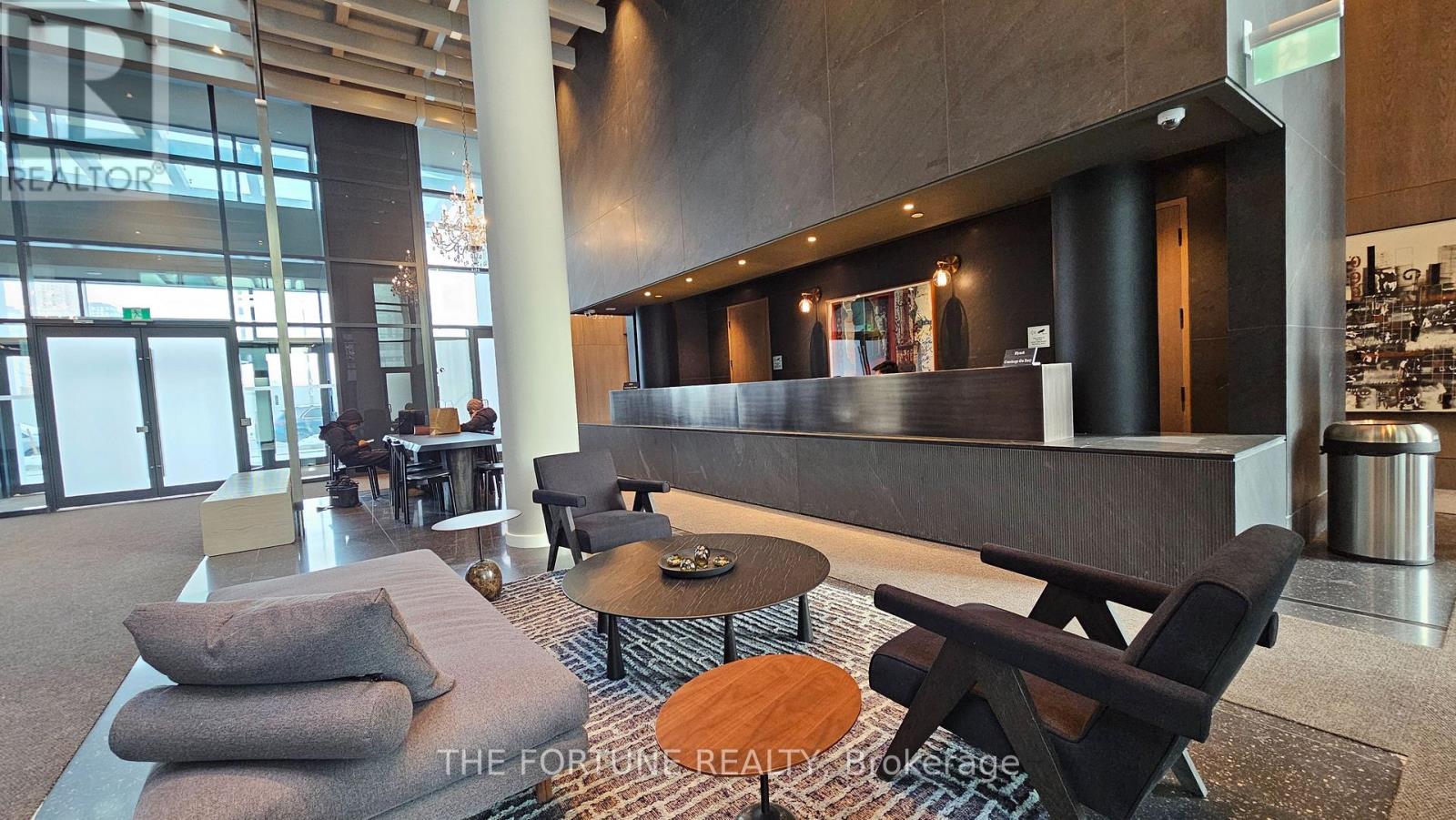 5710 - 8 Interchange Way, Vaughan, Ontario  L4K 0R2 - Photo 4 - N12796516