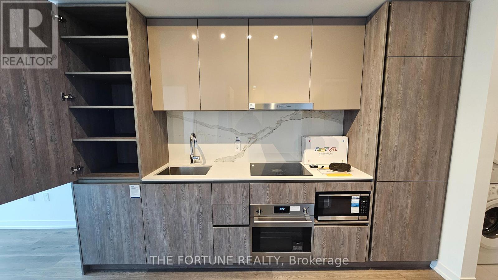 5710 - 8 Interchange Way, Vaughan, Ontario  L4K 0R2 - Photo 8 - N12796516