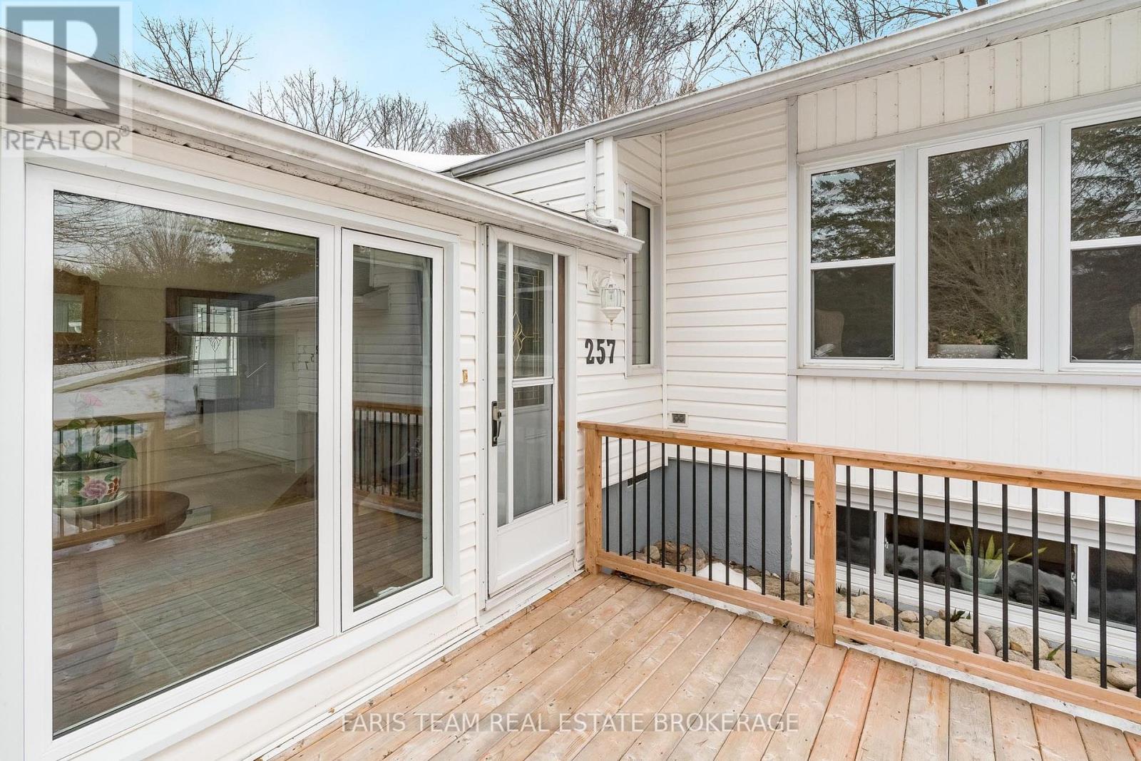 257 Church Street, Penetanguishene, Ontario  L9M 1G6 - Photo 6 - S12914072