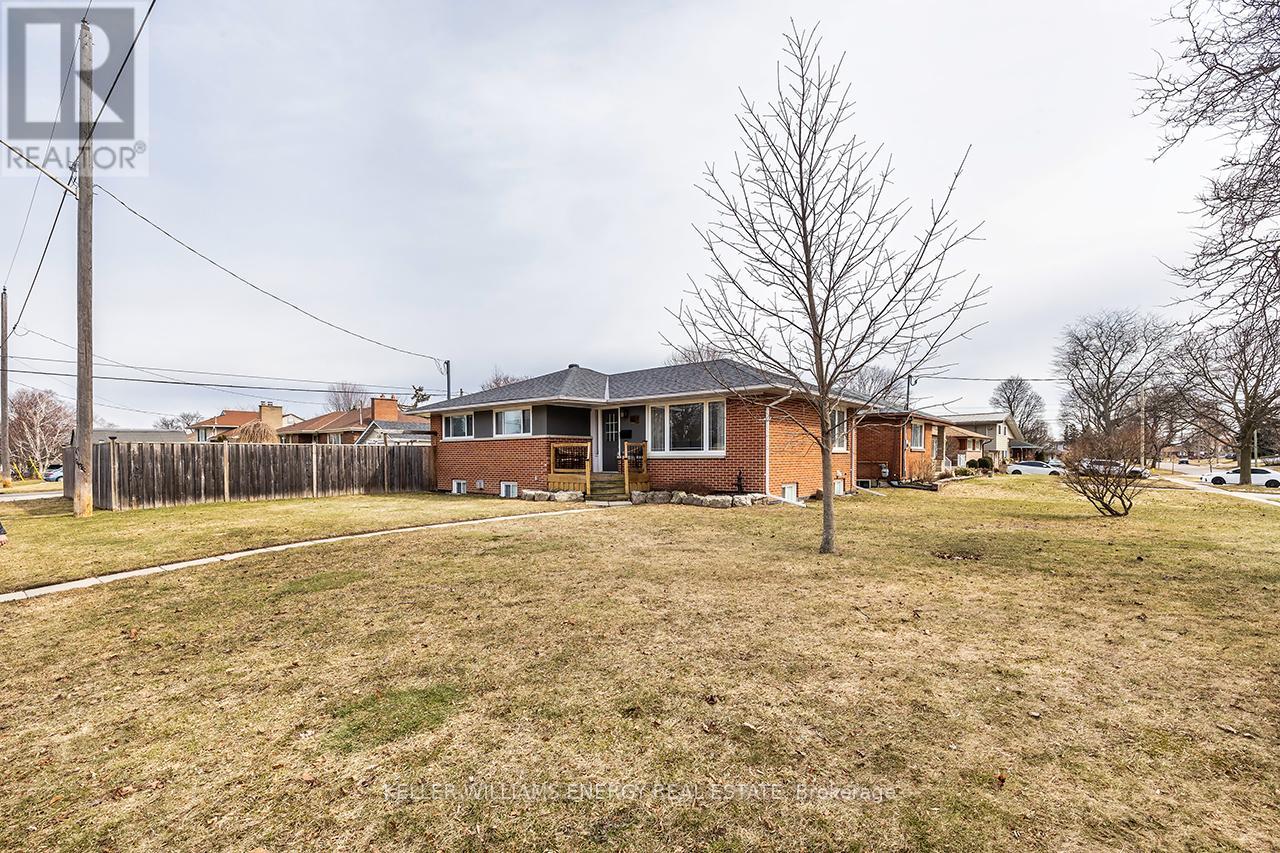 487 CUNNINGHAM AVENUE, Oshawa, Ontario