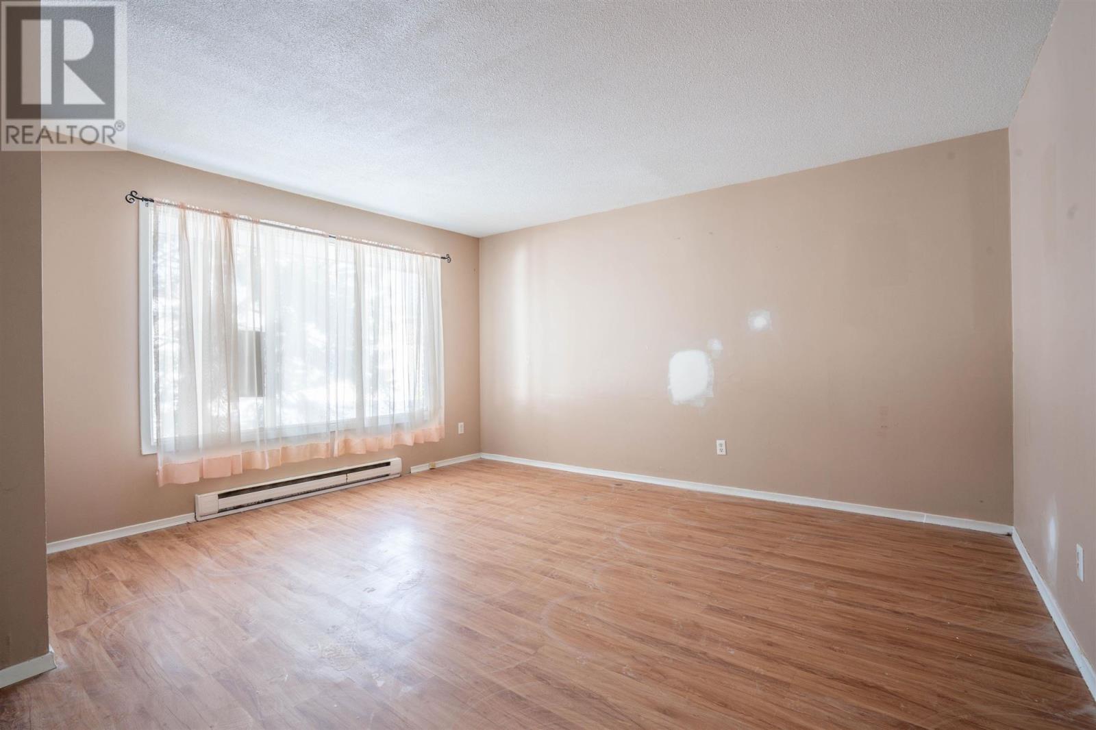 66 Robin St, Sault Ste. Marie, Ontario  P6A 5X9 - Photo 8 - SM260517