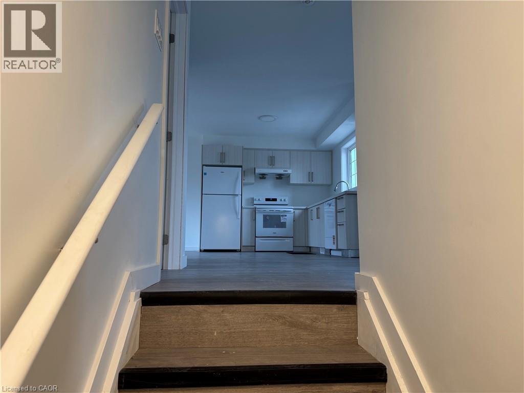 127 Highriver Trail Unit# Main, Welland, Ontario  L3C 0H6 - Photo 4 - 40813279