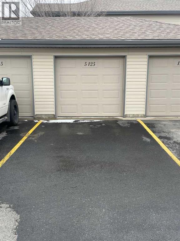 5, 125 Silkstone Road W, Lethbridge, Alberta T1J 3A8 - Photo 2 - A2293721