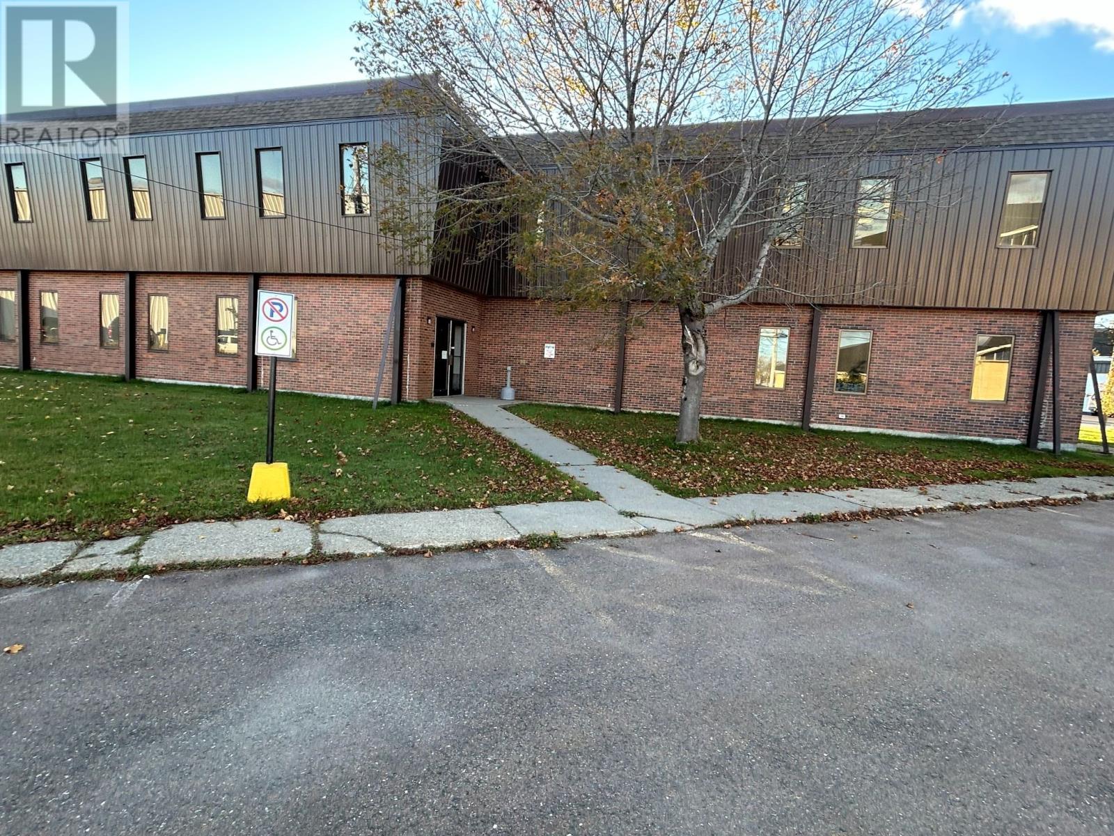 61 Elizabeth Drive, Gander, Newfoundland & Labrador  A1V 1G7 - Photo 3 - 1295538