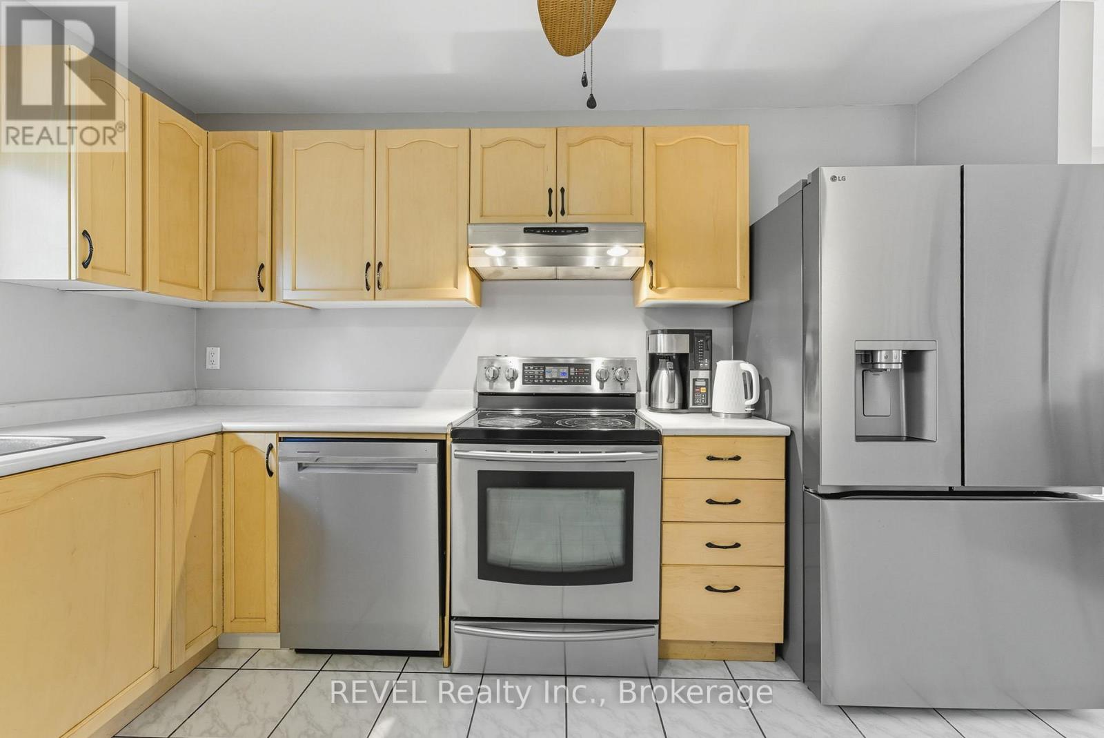 11 Supreme Drive, Hamilton, Ontario  L8W 3V1 - Photo 15 - X12919130