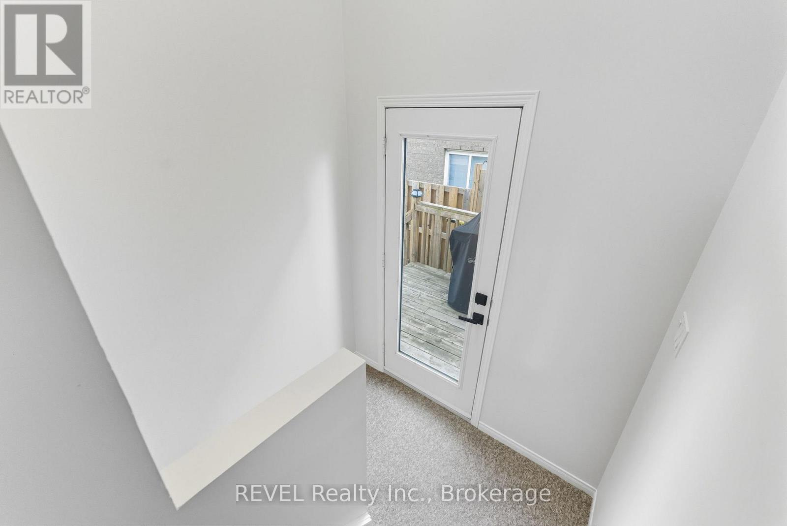 11 Supreme Drive, Hamilton, Ontario  L8W 3V1 - Photo 29 - X12919130