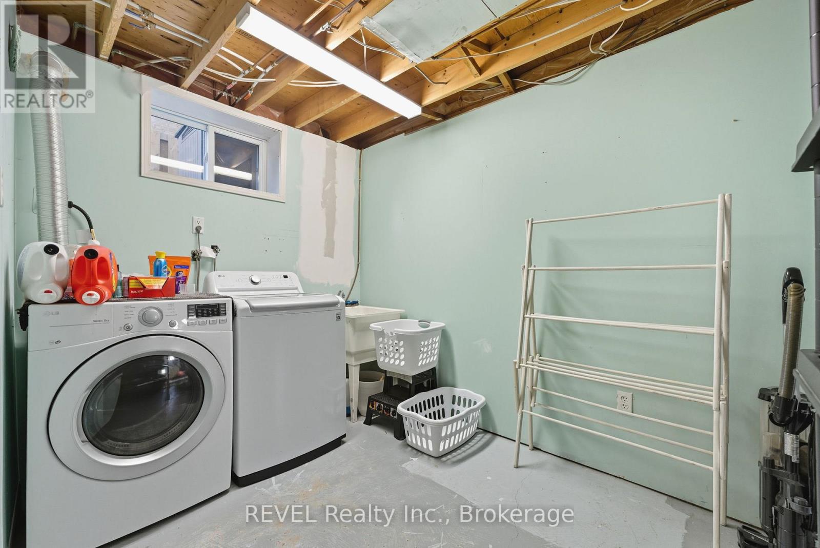 11 Supreme Drive, Hamilton, Ontario  L8W 3V1 - Photo 38 - X12919130