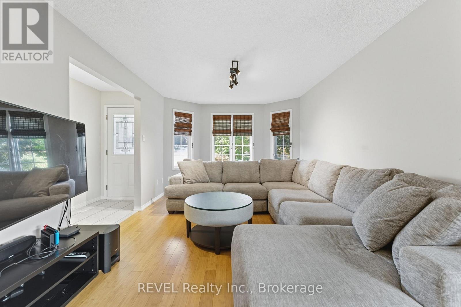 11 Supreme Drive, Hamilton, Ontario  L8W 3V1 - Photo 7 - X12919130