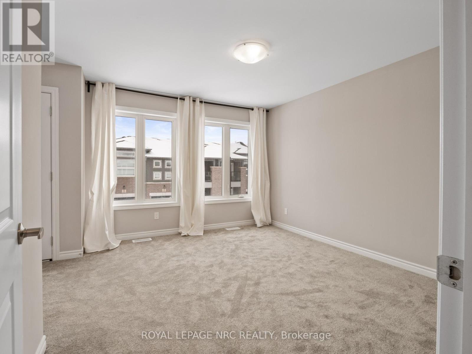 27 Renfrew Trail, Welland, Ontario  L3C 0K2 - Photo 10 - X12919208