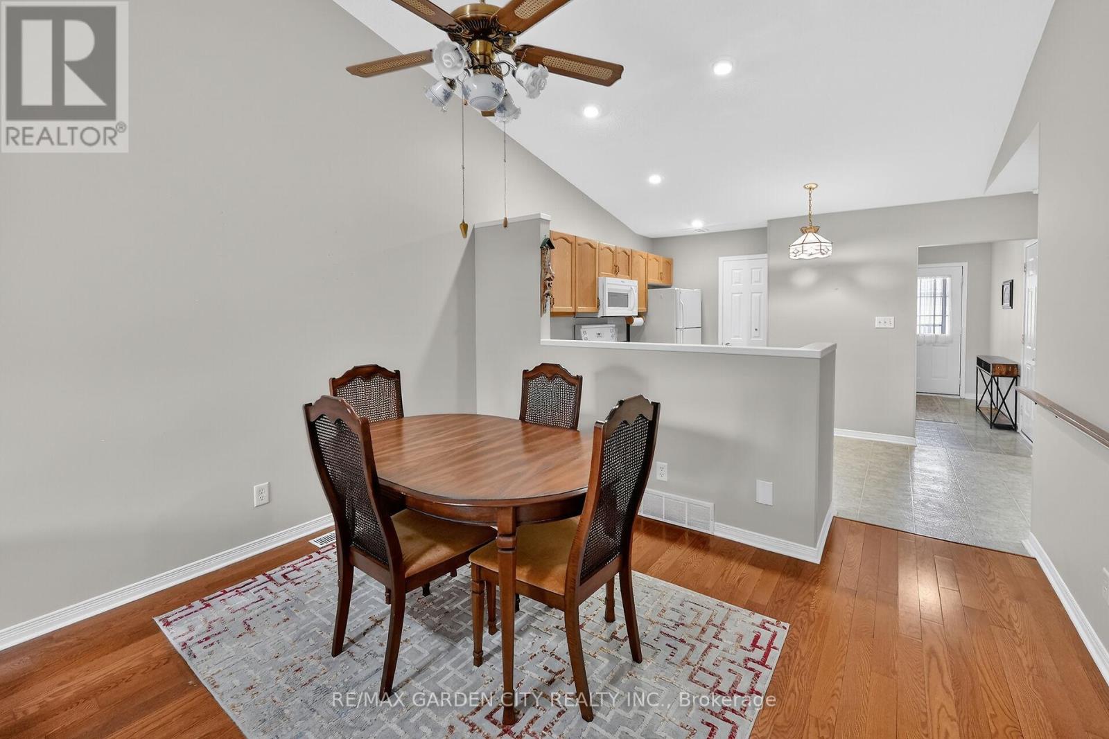 27 - 303 Central Avenue, Grimsby, Ontario  L3M 5L7 - Photo 12 - X12919252