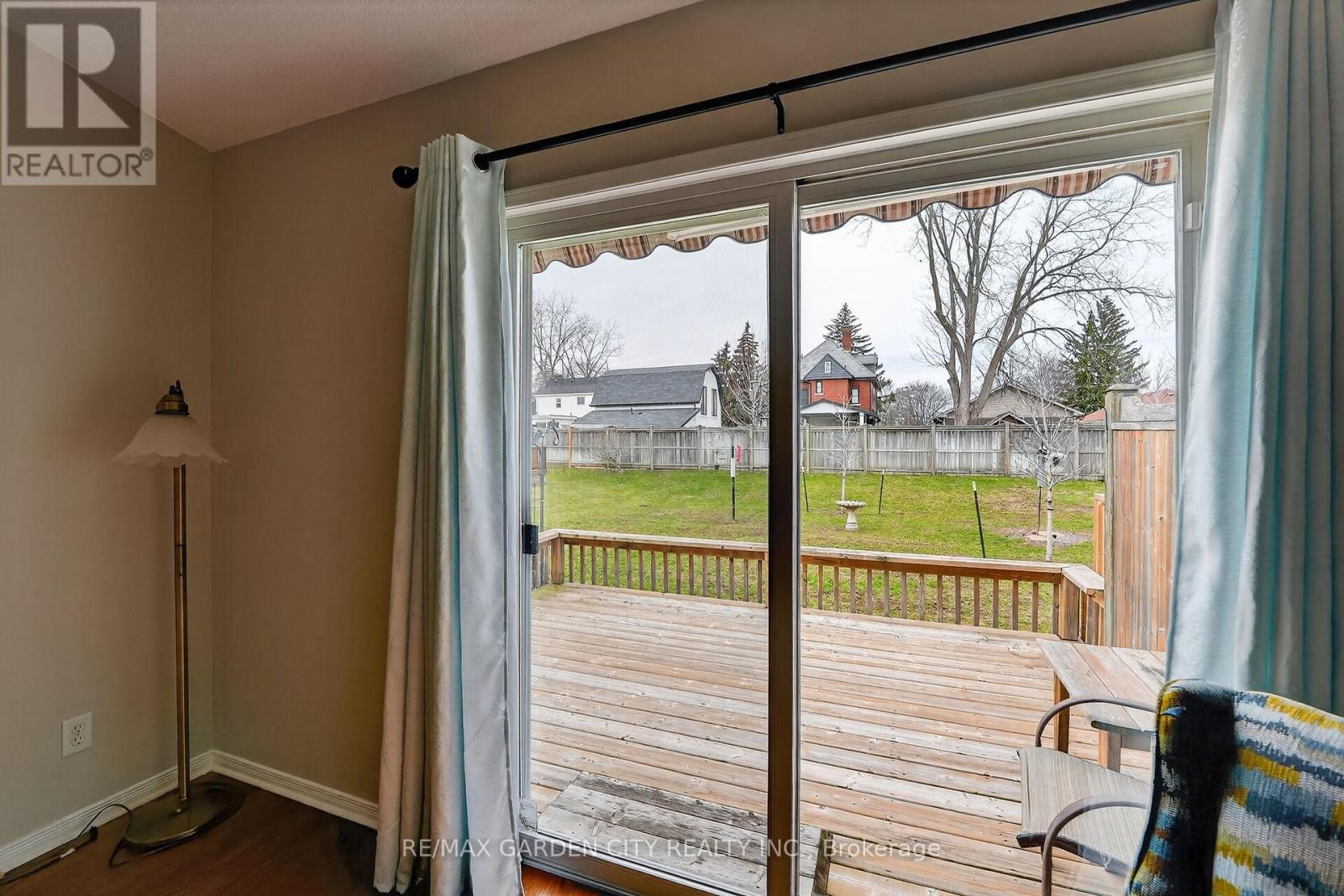 27 - 303 Central Avenue, Grimsby, Ontario  L3M 5L7 - Photo 17 - X12919252