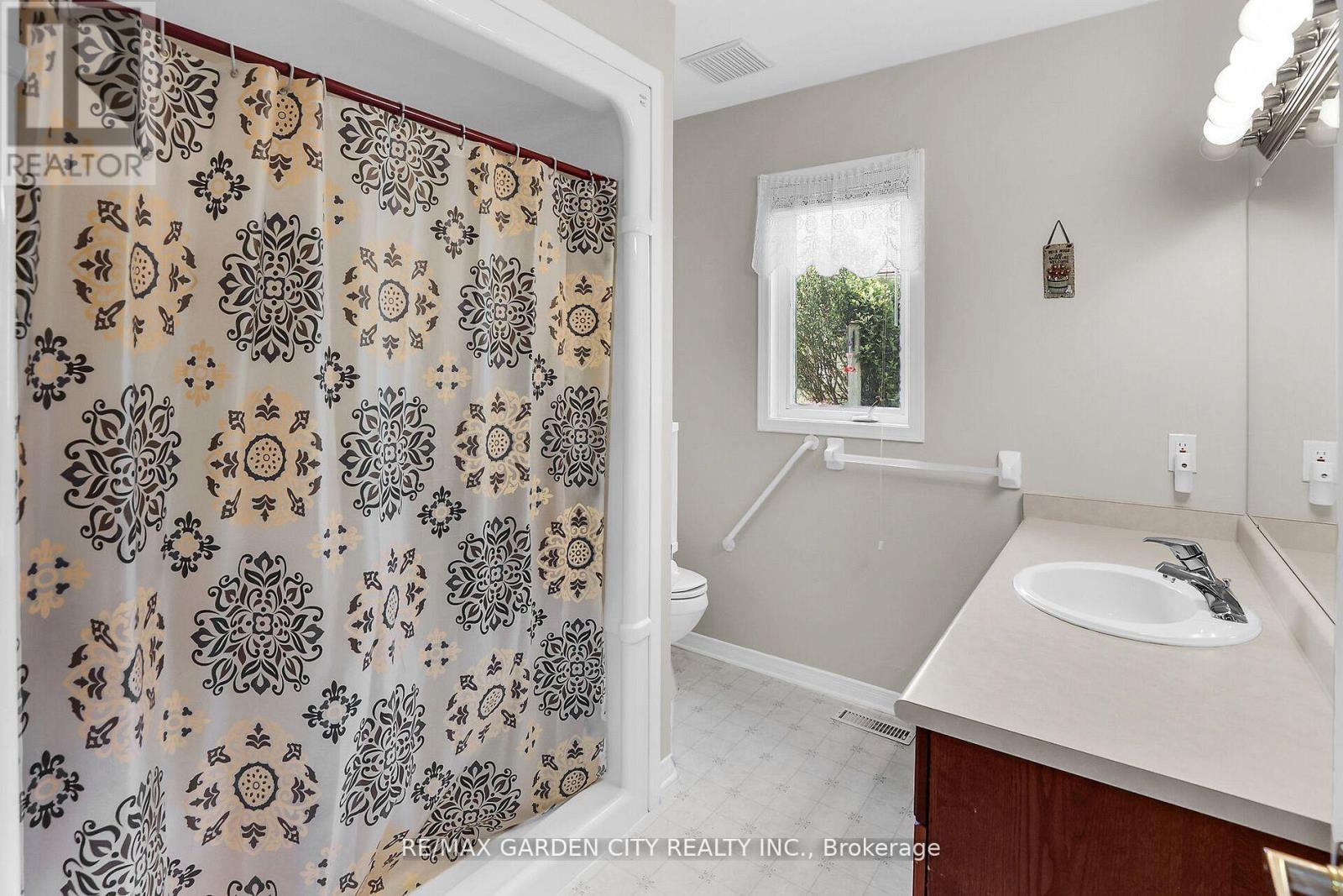 27 - 303 Central Avenue, Grimsby, Ontario  L3M 5L7 - Photo 20 - X12919252