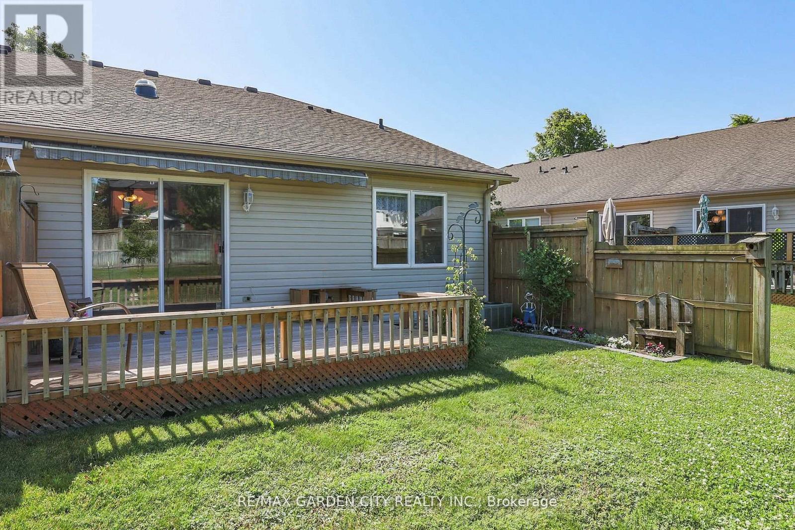 27 - 303 Central Avenue, Grimsby, Ontario  L3M 5L7 - Photo 26 - X12919252