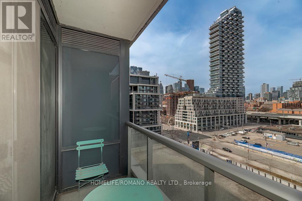 823 - 1 Edgewater Drive, Toronto, Ontario  M5A 0L1 - Photo 13 - C12886848