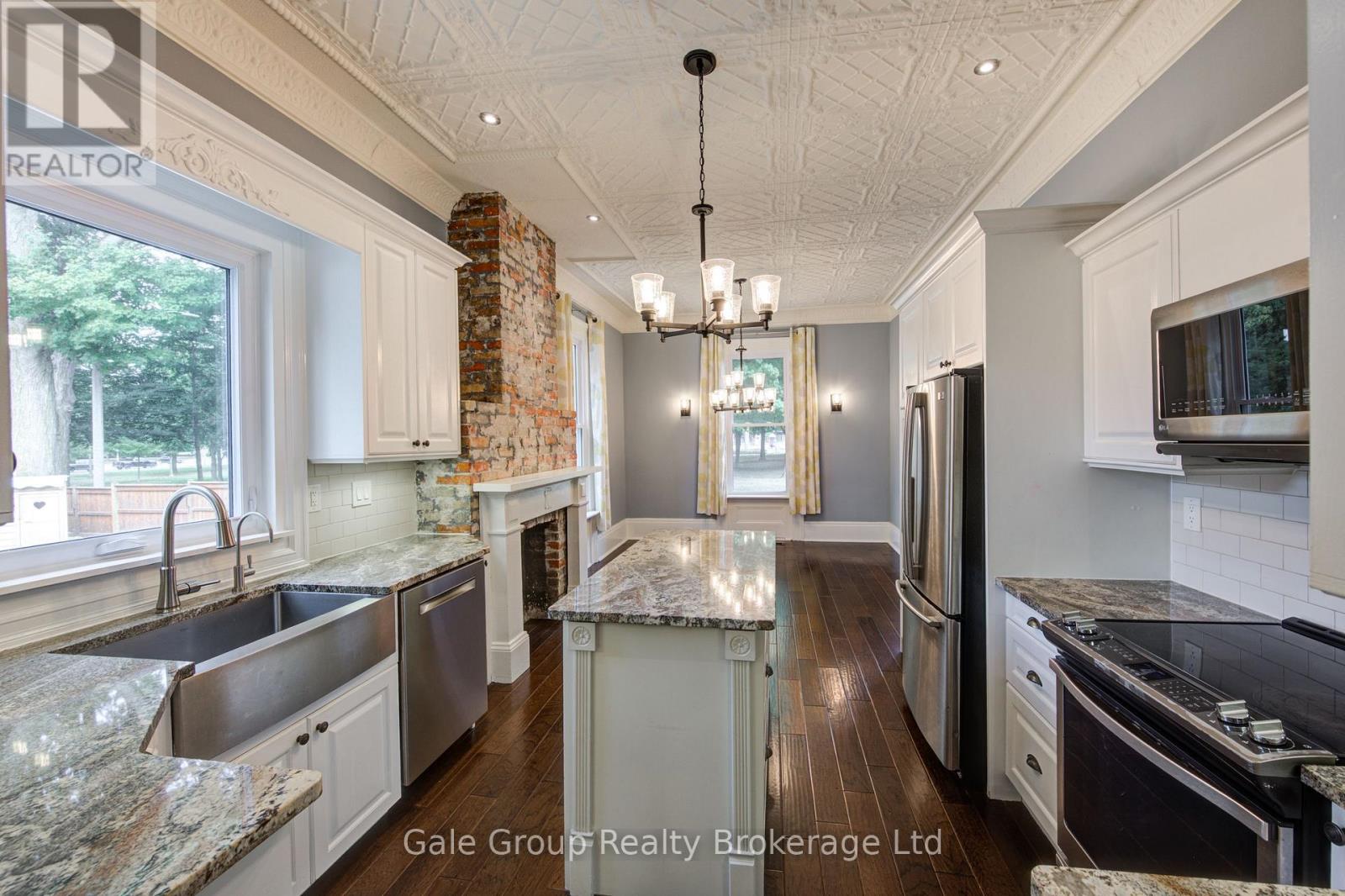 155 Vansittart Avenue, Woodstock, Ontario  N4S 6E7 - Photo 12 - X12919162