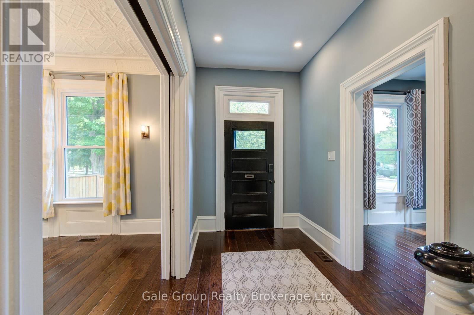 155 Vansittart Avenue, Woodstock, Ontario  N4S 6E7 - Photo 6 - X12919162