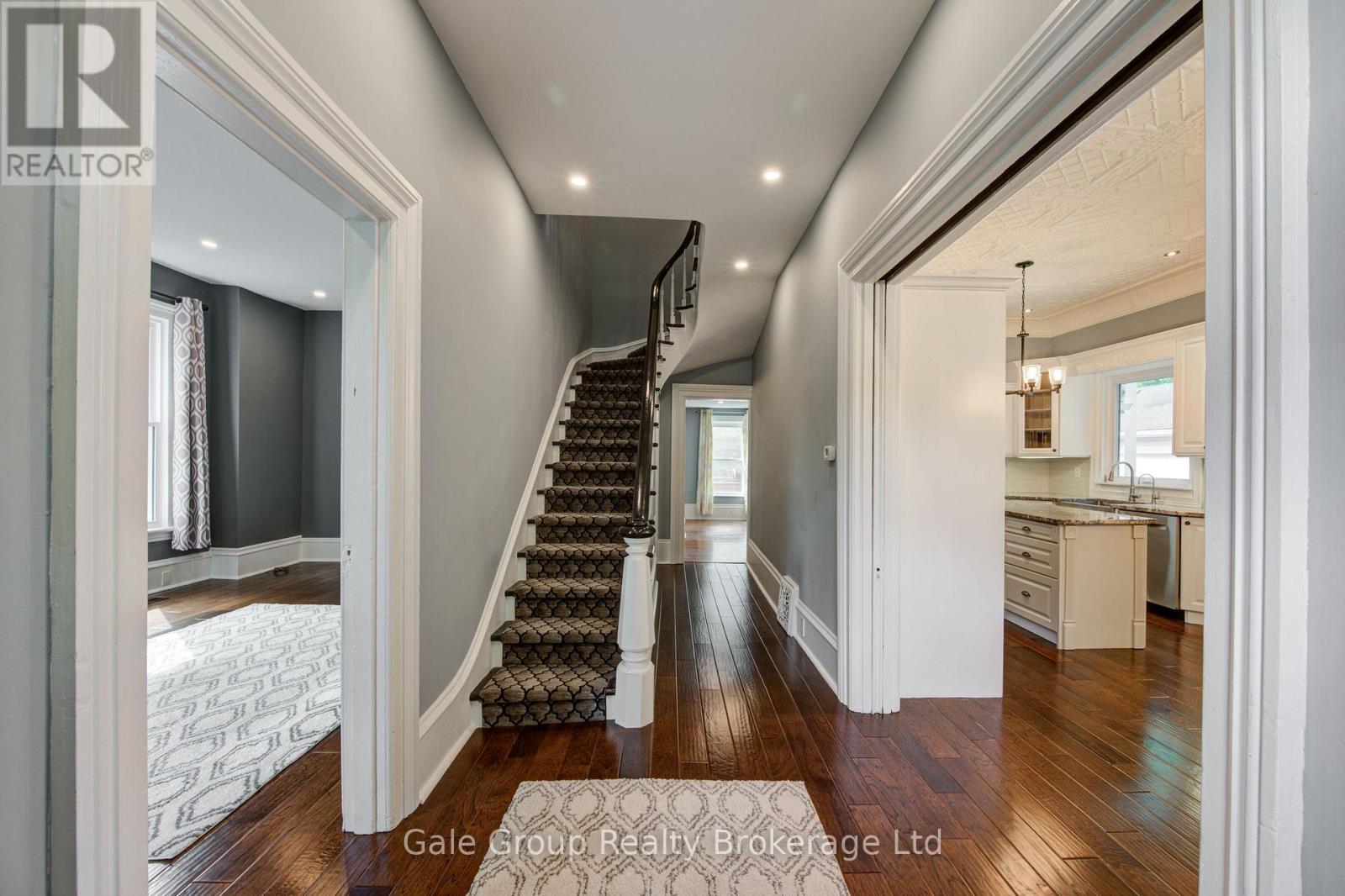 155 Vansittart Avenue, Woodstock, Ontario  N4S 6E7 - Photo 7 - X12919162