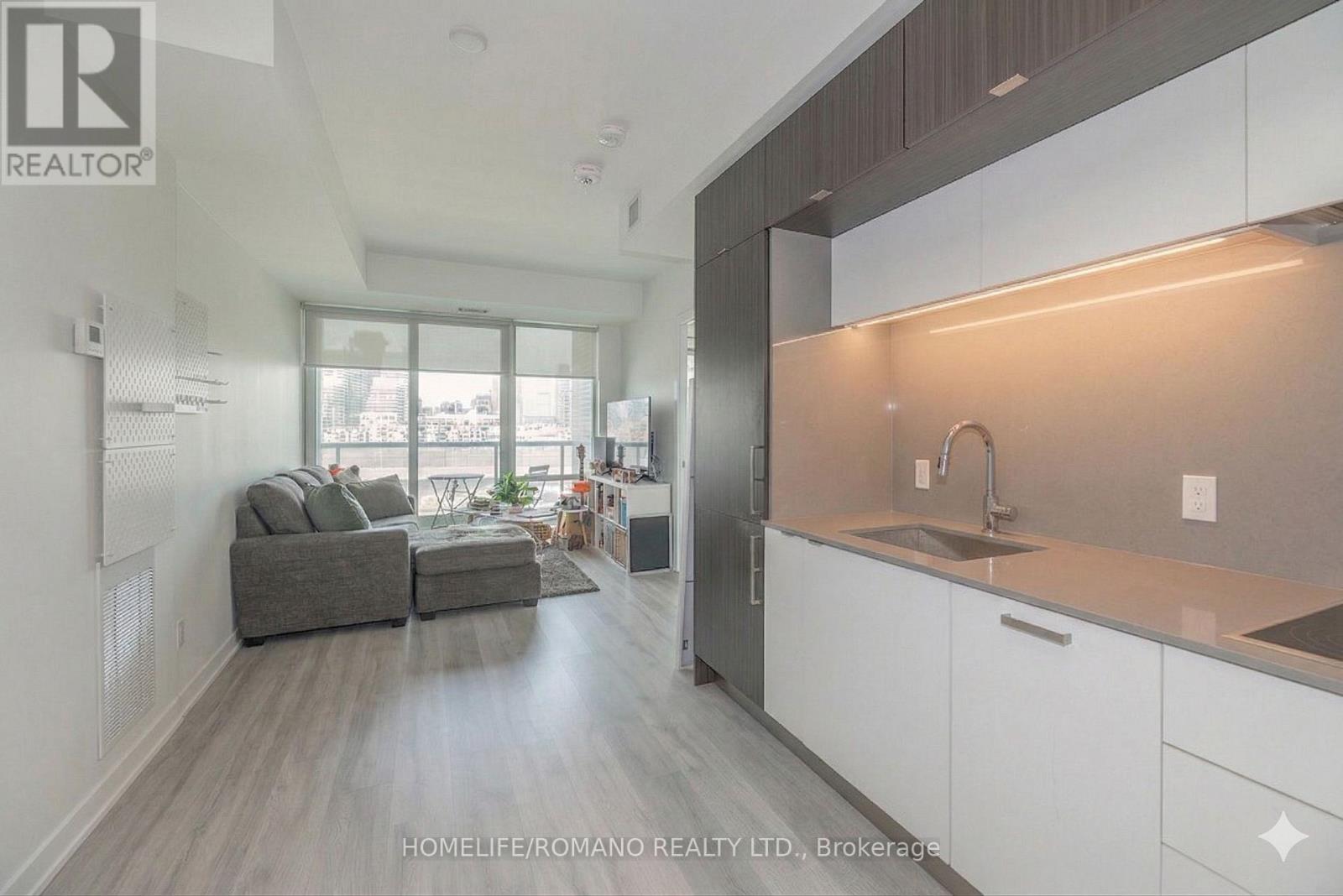 823 - 1 Edgewater Drive, Toronto, Ontario  M5A 0L1 - Photo 9 - C12886848