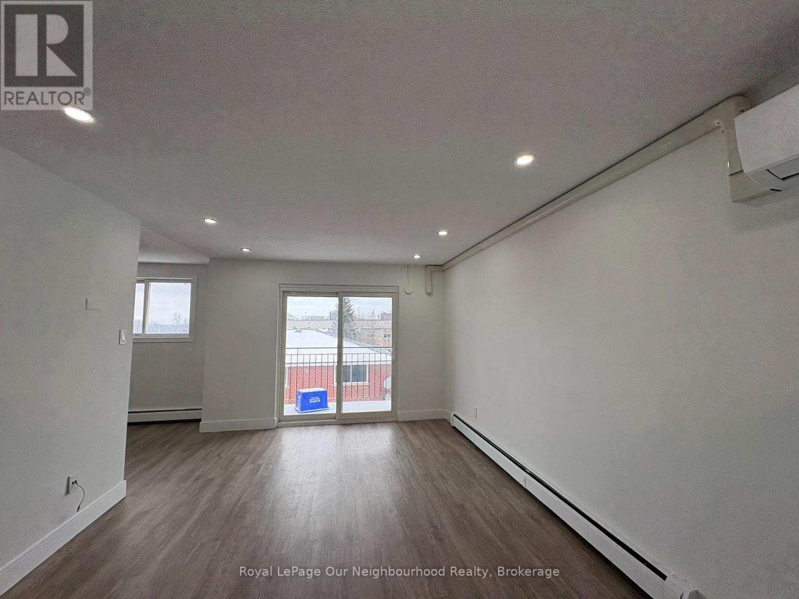 11 - 107 Chandler Drive, Kitchener, Ontario  N2E 1G7 - Photo 2 - X12919104