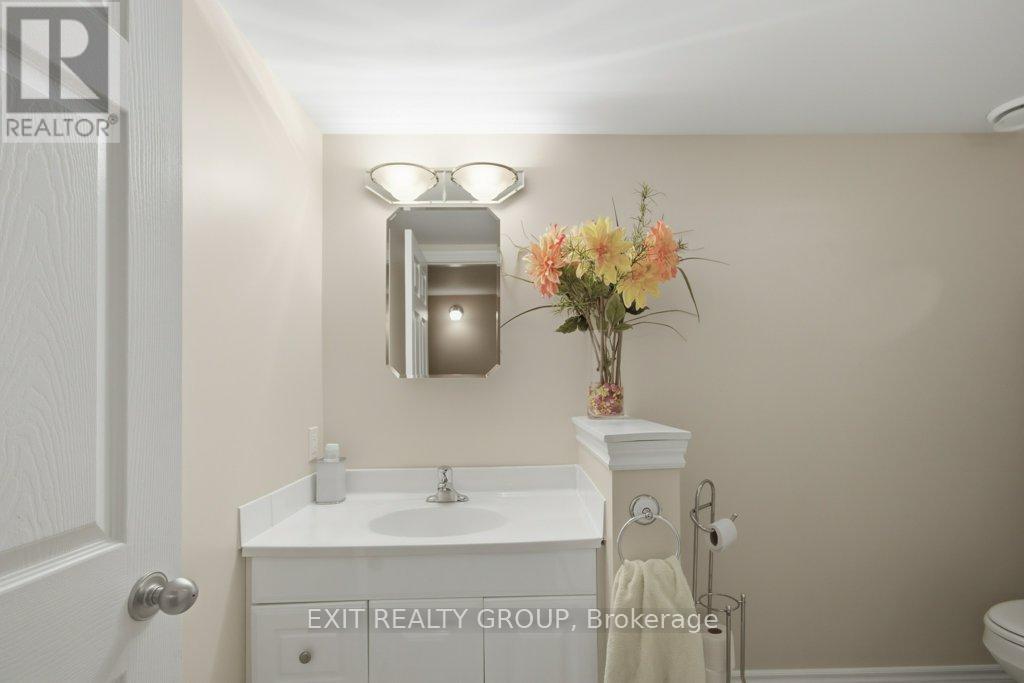 31 Aletha Drive, Prince Edward County, Ontario  K0K 3L0 - Photo 27 - X12919184