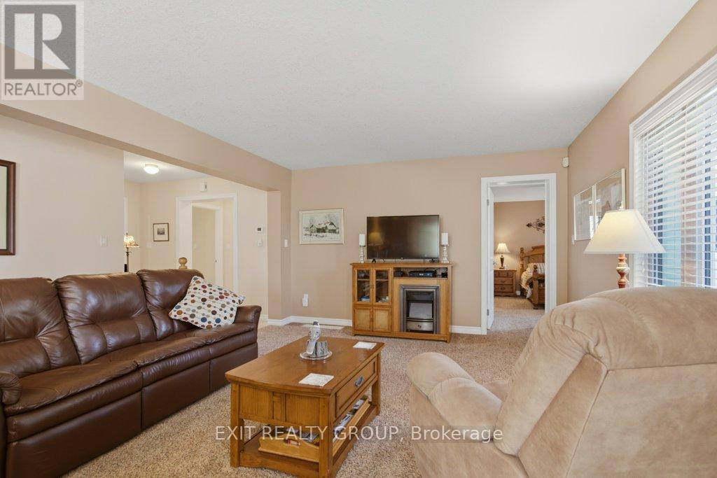 31 Aletha Drive, Prince Edward County, Ontario  K0K 3L0 - Photo 9 - X12919184
