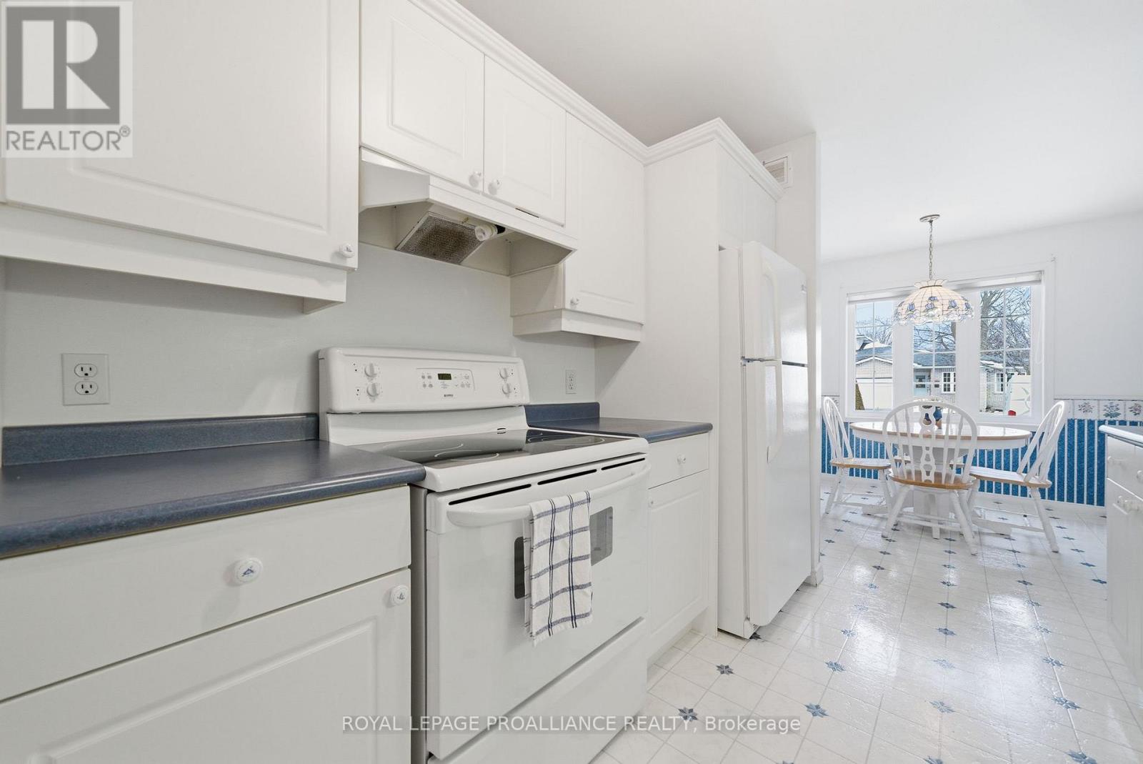 17 Pinegrove Court, Belleville, Ontario  K8N 5X9 - Photo 11 - X12919198