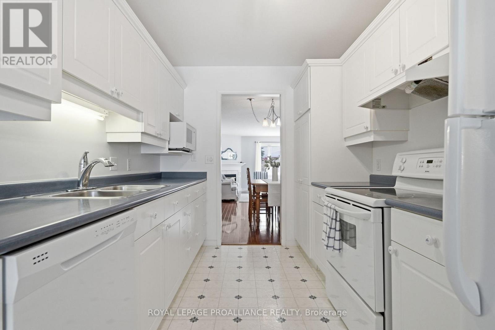 17 Pinegrove Court, Belleville, Ontario  K8N 5X9 - Photo 9 - X12919198