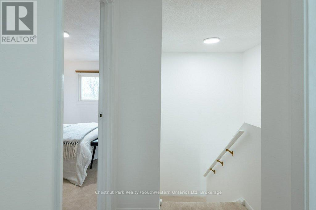 153 Dovercliffe Road, Guelph, Ontario N1G 3A5 - Photo 22 - X12919186