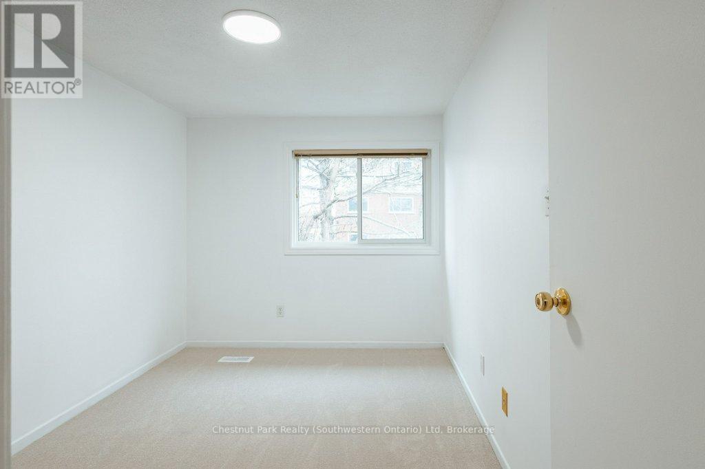 153 Dovercliffe Road, Guelph, Ontario N1G 3A5 - Photo 34 - X12919186