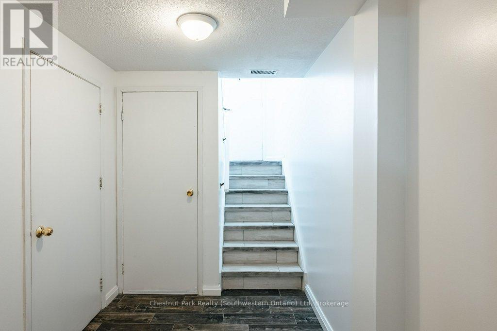 153 Dovercliffe Road, Guelph, Ontario N1G 3A5 - Photo 37 - X12919186