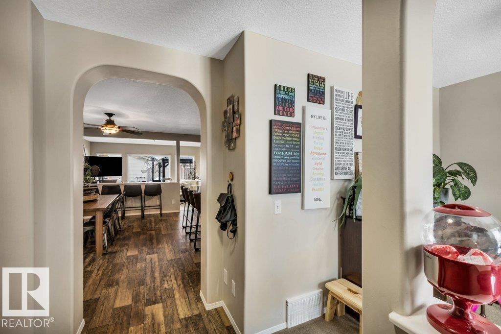 1314 George Cl Nw, Edmonton, Alberta  T5T 6S2 - Photo 4 - E4477042