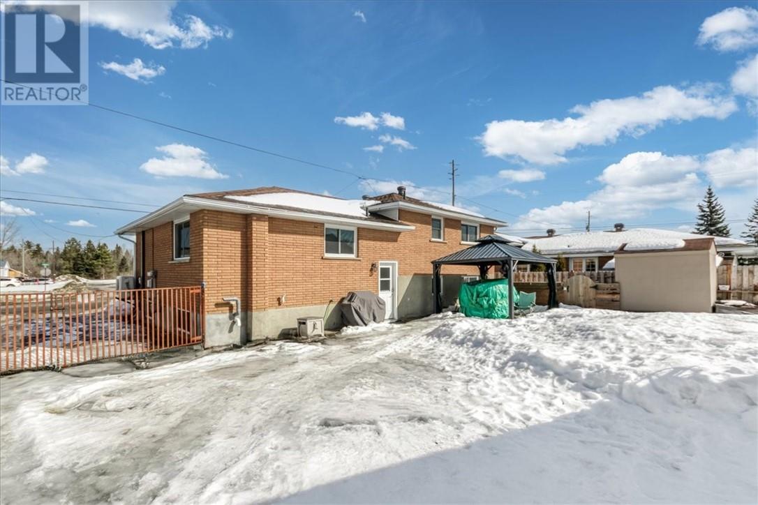 130 Main Street E, Chelmsford, Ontario  P0M 1L0 - Photo 4 - 2126911