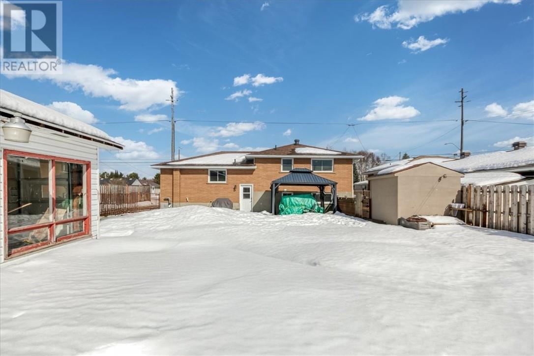 130 Main Street E, Chelmsford, Ontario  P0M 1L0 - Photo 5 - 2126911