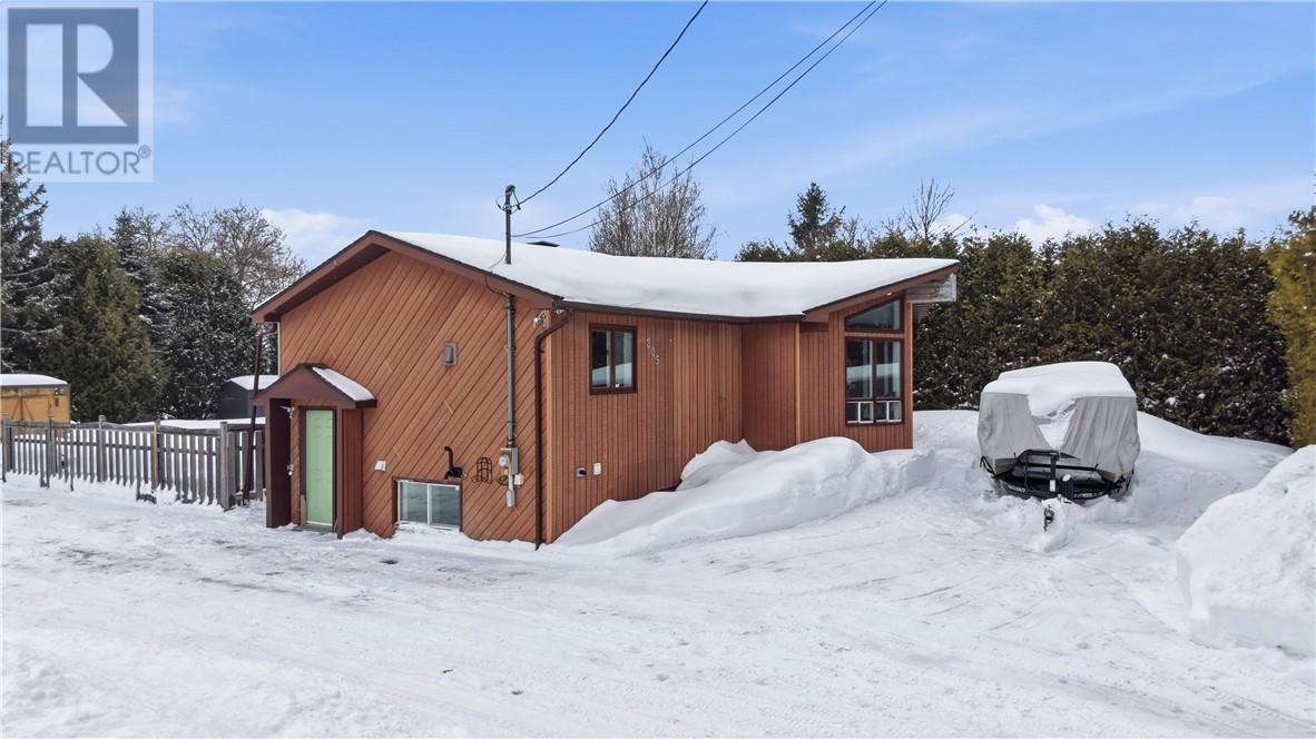 205 Balfour, Chelmsford, Ontario  P0M 1L0 - Photo 2 - 2126902