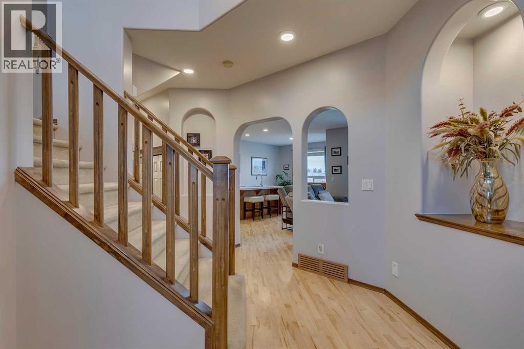 100 Royal Oak Terrace Nw, Calgary, Alberta  T3G 6A8 - Photo 6 - A2292208