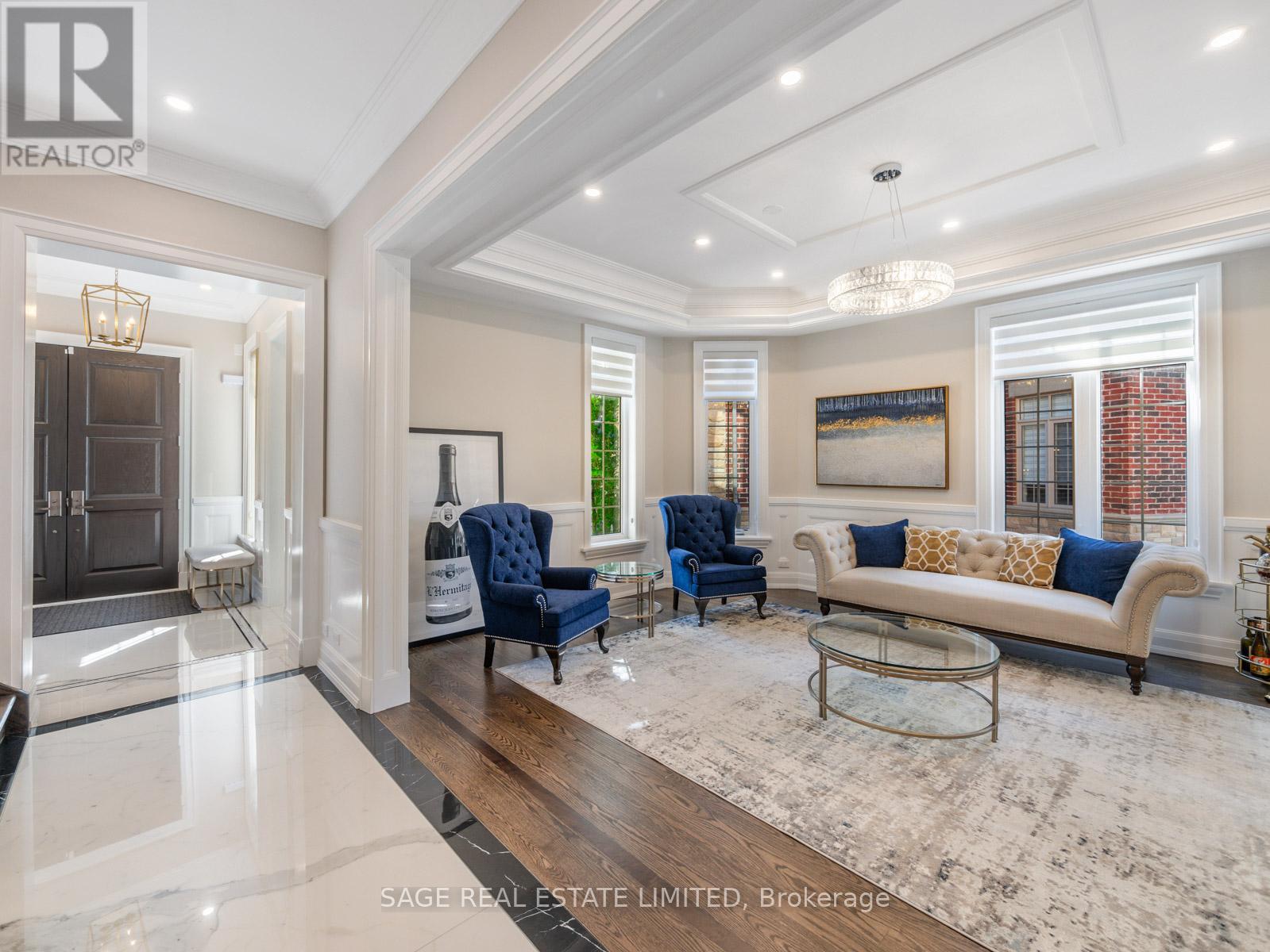 17 Daniel Cozens Court, Toronto, Ontario  M2R 0A7 - Photo 4 - C12919082