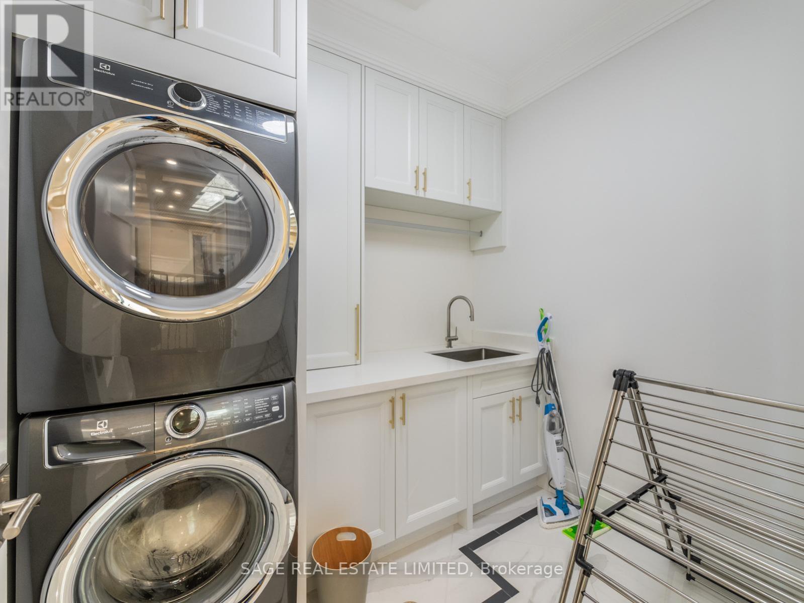 17 Daniel Cozens Court, Toronto, Ontario  M2R 0A7 - Photo 42 - C12919082