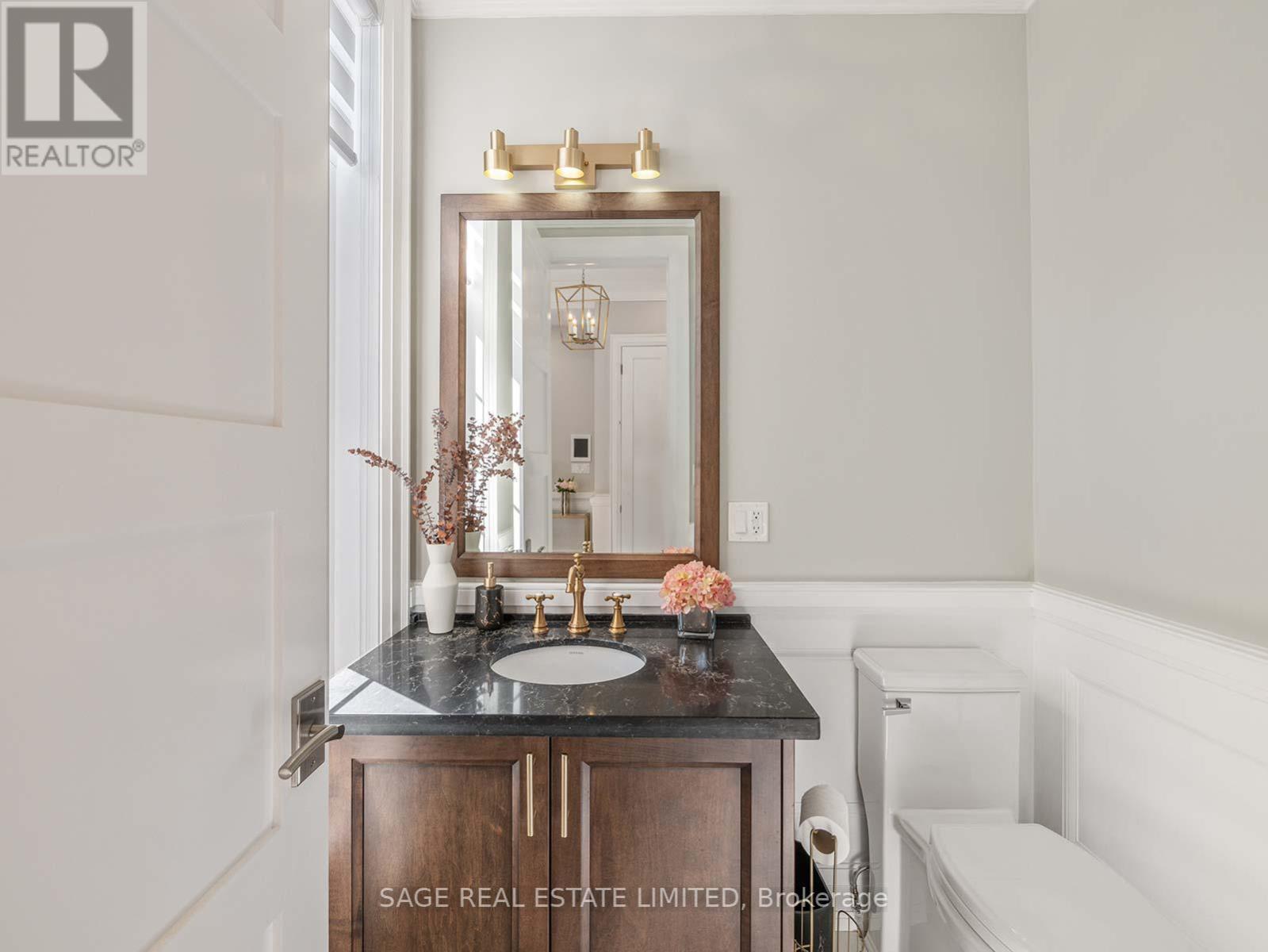 17 Daniel Cozens Court, Toronto, Ontario  M2R 0A7 - Photo 8 - C12919082