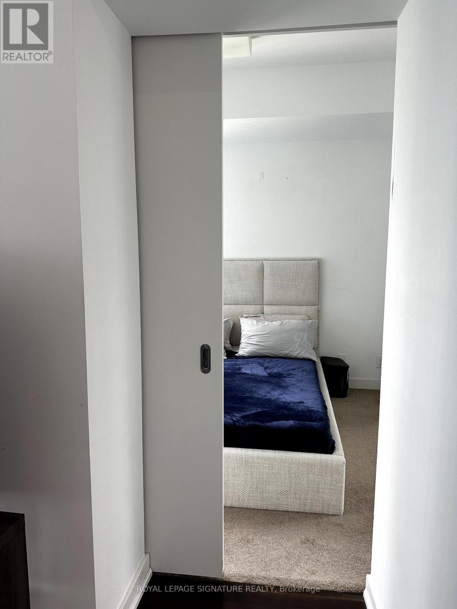 1310 - 14 York Street, Toronto (Waterfront Communities), Ontario  M5J 2Z2 - Photo 7 - C12919118