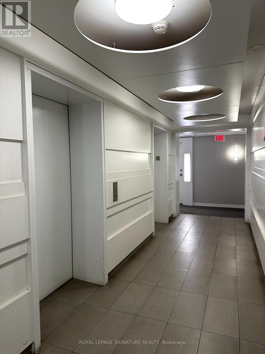 1310 - 14 York Street, Toronto (Waterfront Communities), Ontario  M5J 2Z2 - Photo 9 - C12919118