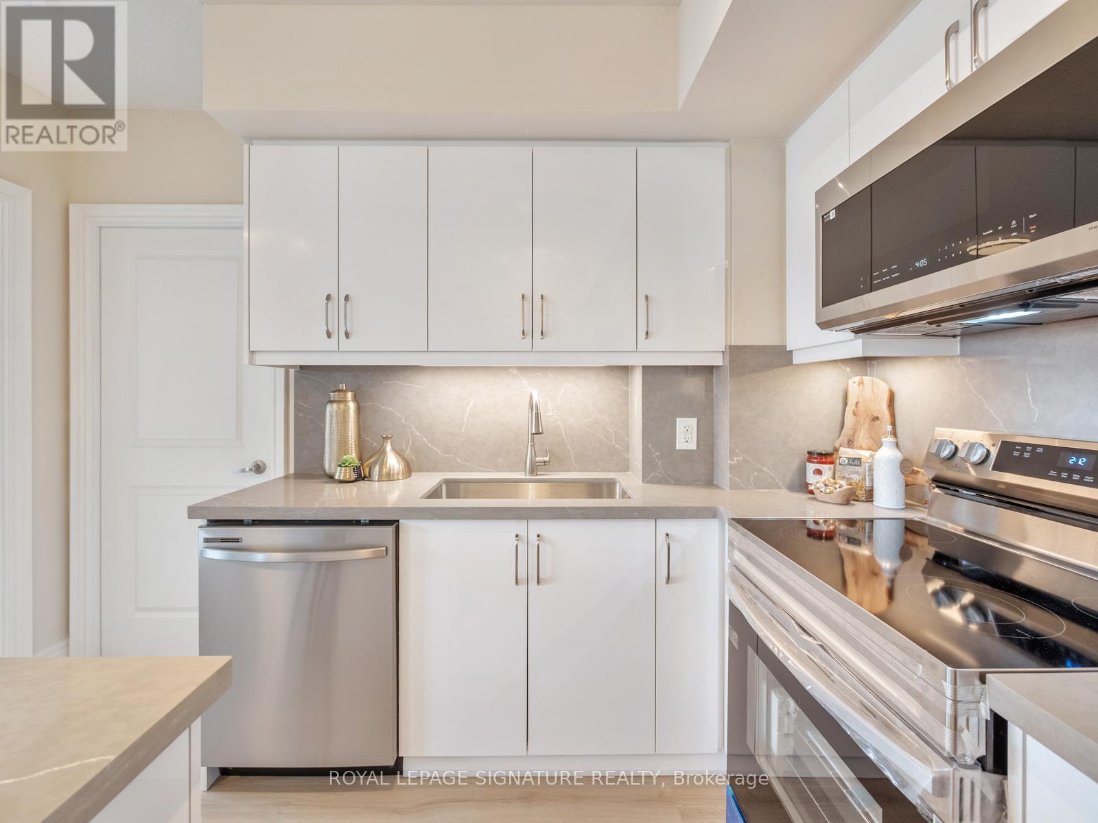 324 - 701 Sheppard Avenue W, Toronto, Ontario  M3H 2S7 - Photo 15 - C12919236