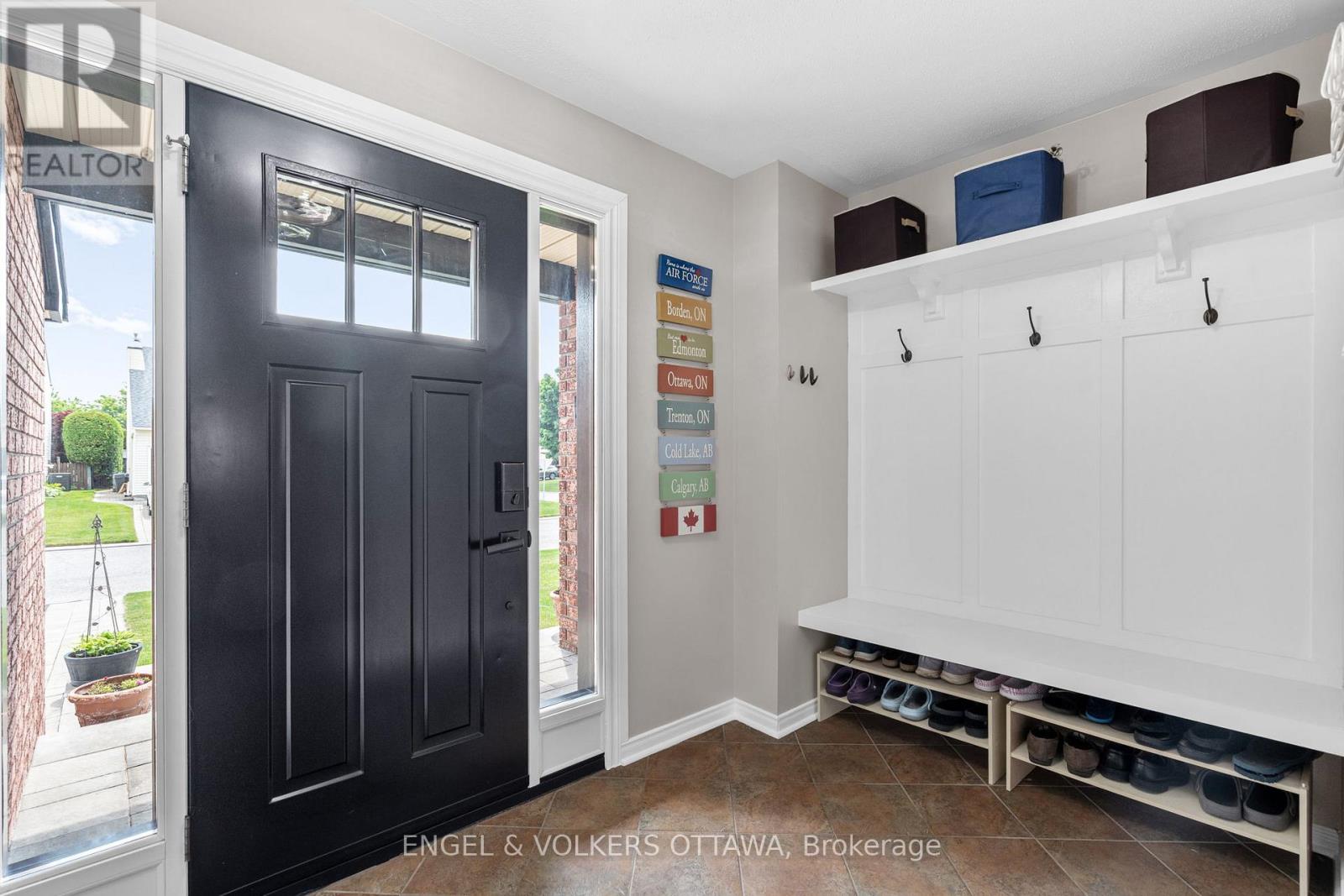 45 Townsend Drive, Ottawa, Ontario K2J 2T8 - Photo 3 - X12919094