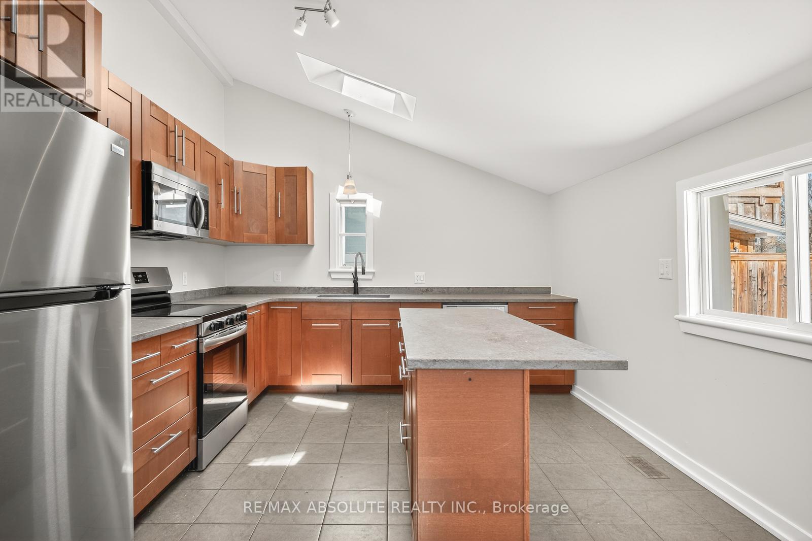 181 Lebreton Street N, Ottawa, Ontario  K1R 7H7 - Photo 14 - X12919116