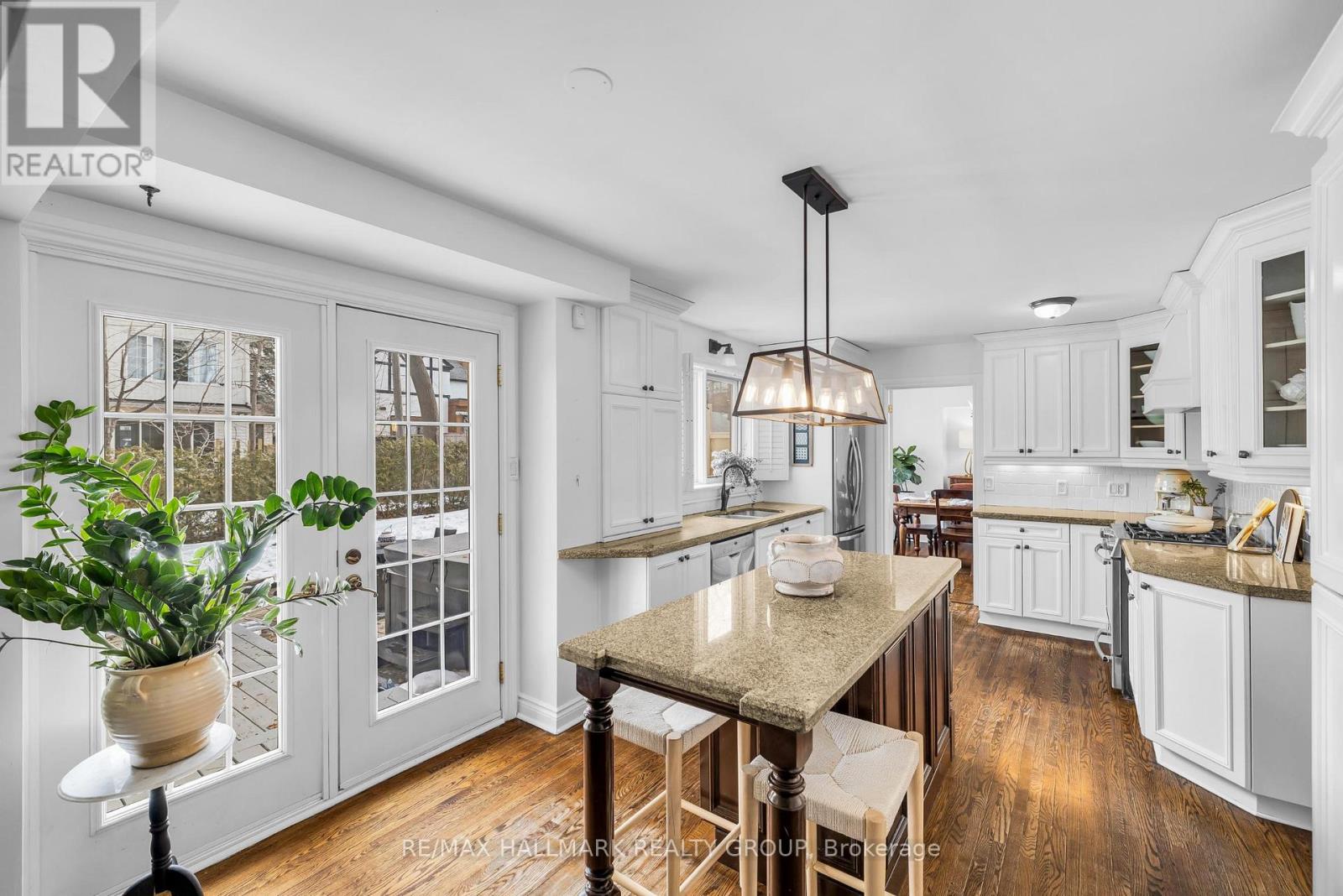 547 Denbury Avenue, Ottawa, Ontario K2A 2N8 - Photo 9 - X12919146