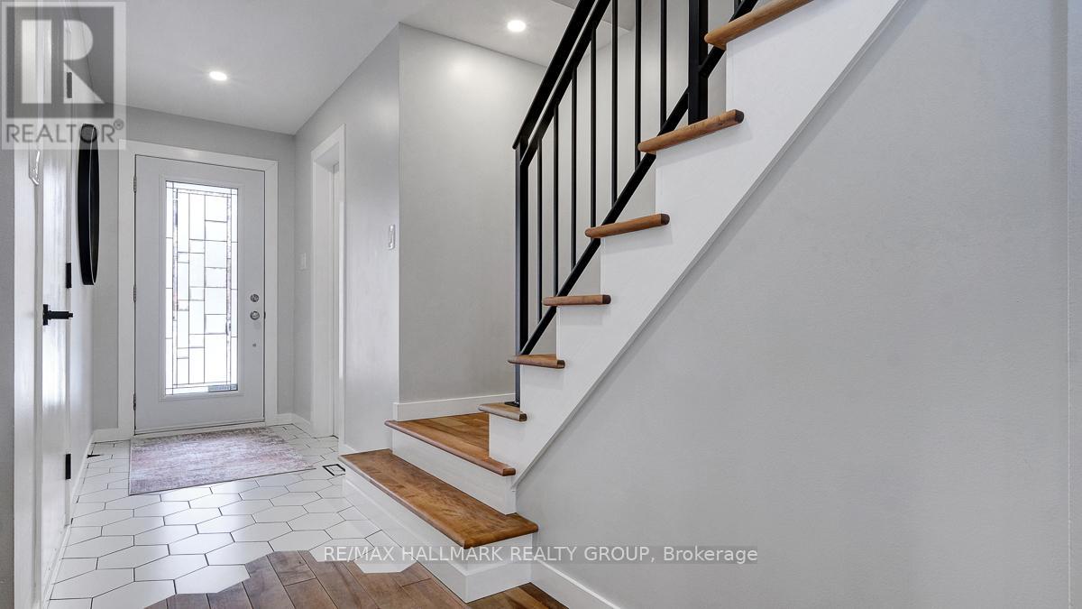 78 Havenhurst Crescent, Ottawa, Ontario  K1T 3G5 - Photo 3 - X12919204