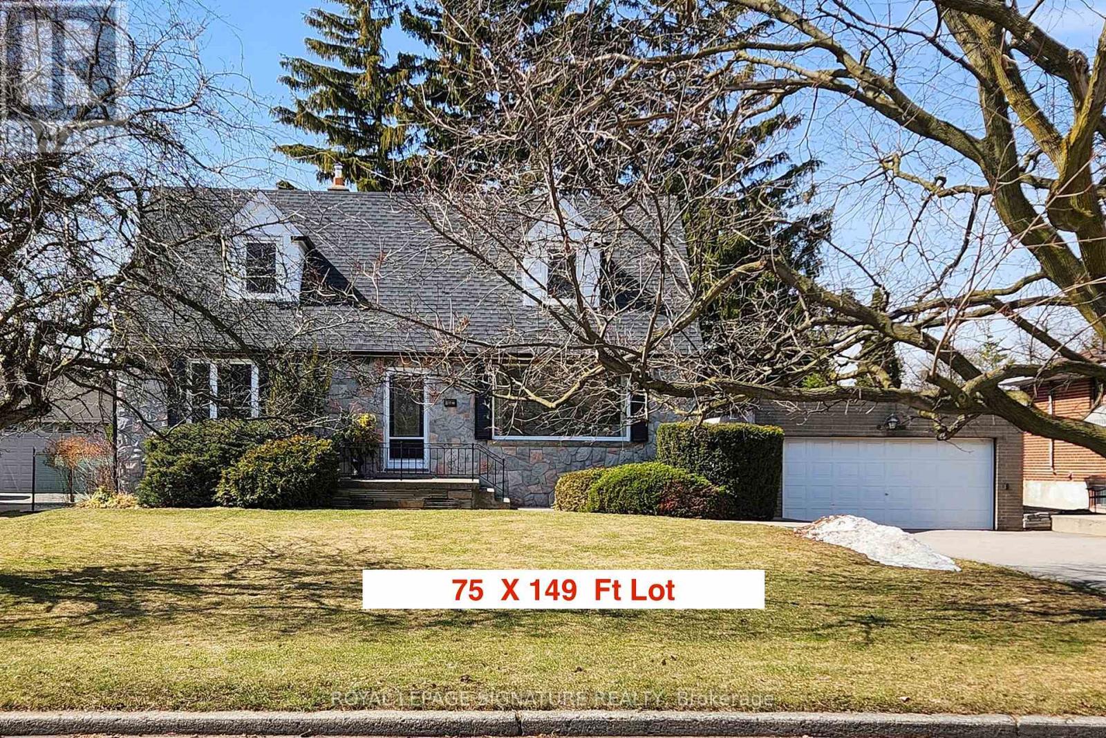 28 WEXFORD BOULEVARD, Toronto, Ontario